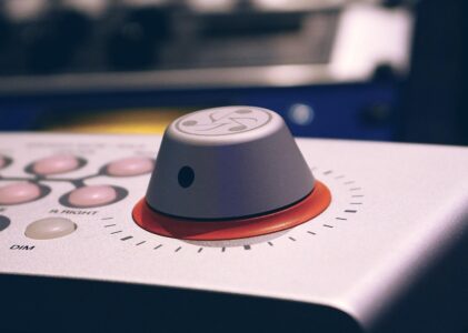 LA SALLE OÙ HURLE LE HARD-ROCK