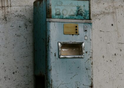 LA PIÈCE POUR LES LISTES INCOMPLÈTES