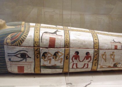 LE SARCOPHAGE OÙ JE SUIS ENFERMÉ