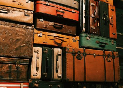 LE HANGAR DES BAGAGES PERDUS