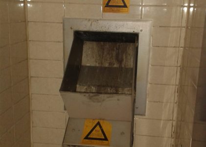 LE CAGIBI DU VIDE-ORDURES