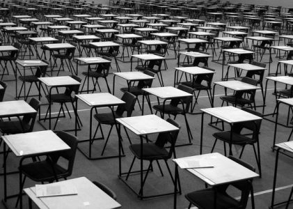 L&rsquo;IMMENSE HALL D&rsquo;EXAMEN