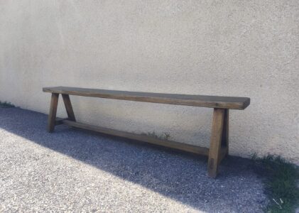 L&rsquo;EXTÉRIEUR DONT JE NE VOIS QUE LE BANC