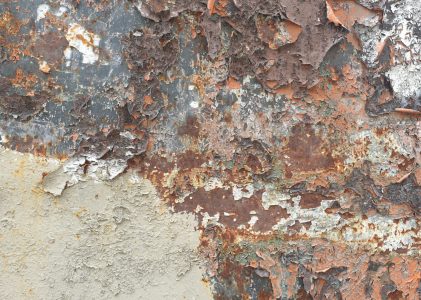 LA PIÈCE AVEC UNE FUITE D&rsquo;ACIDE