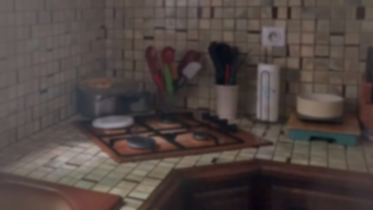 LA CUISINE QUI EST AUSSI UNE SALLE D&rsquo;ÉTUDE