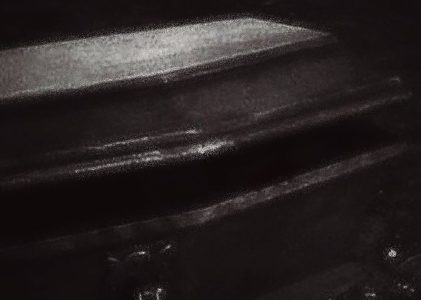 LA PIÈCE AVEC UN CERCUEIL